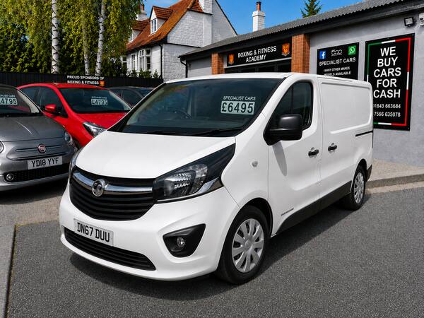 2017 VAUXHALL VIVARO